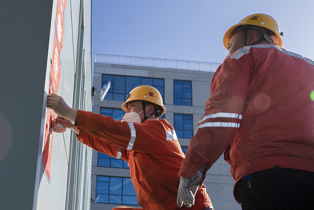 1675408366380026743.jpg 主井口贴对联a.jpg