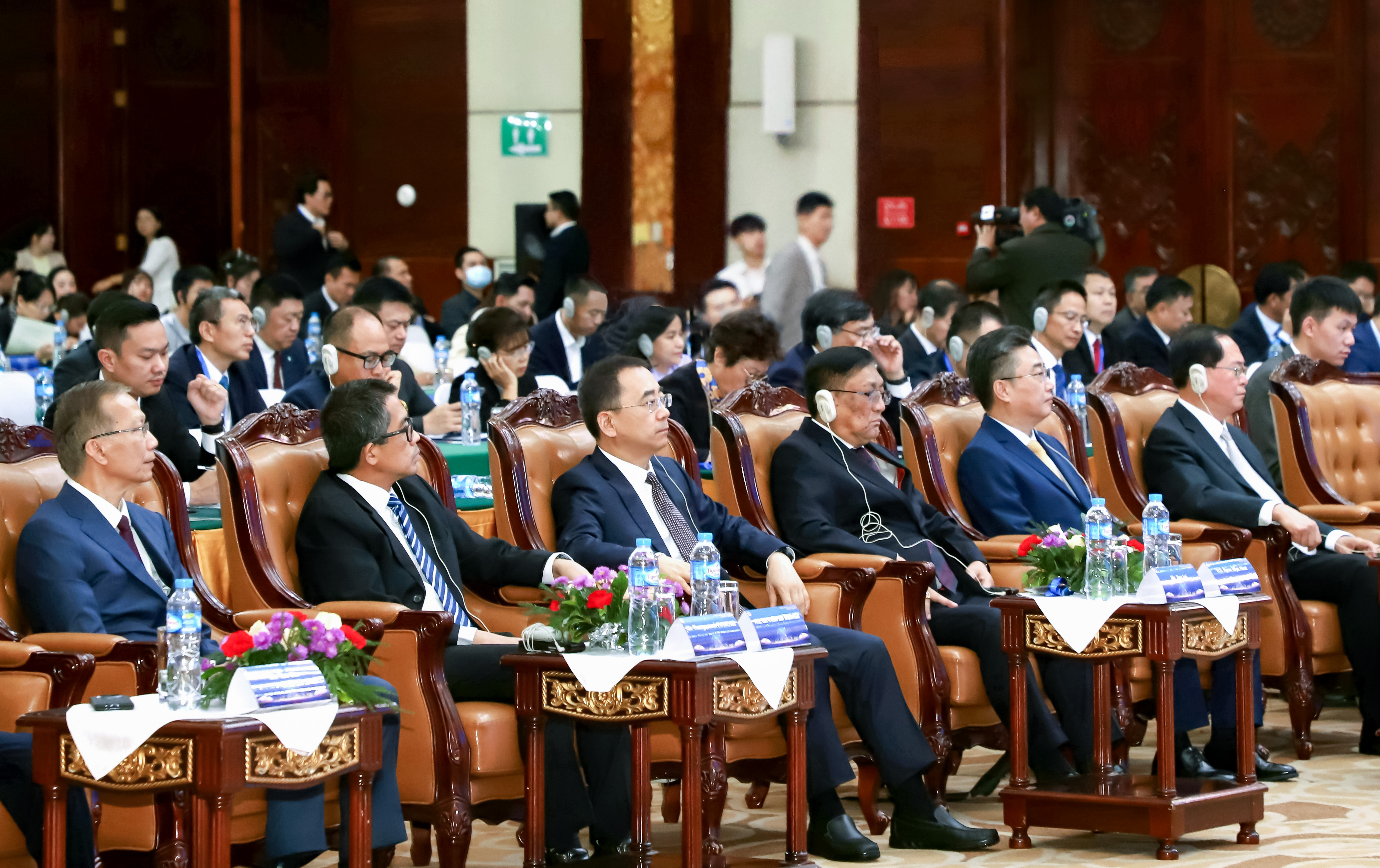 1701239541975019562.jpg 微信图片_20231129095956 拷贝合成老挝geiweixin.jpg