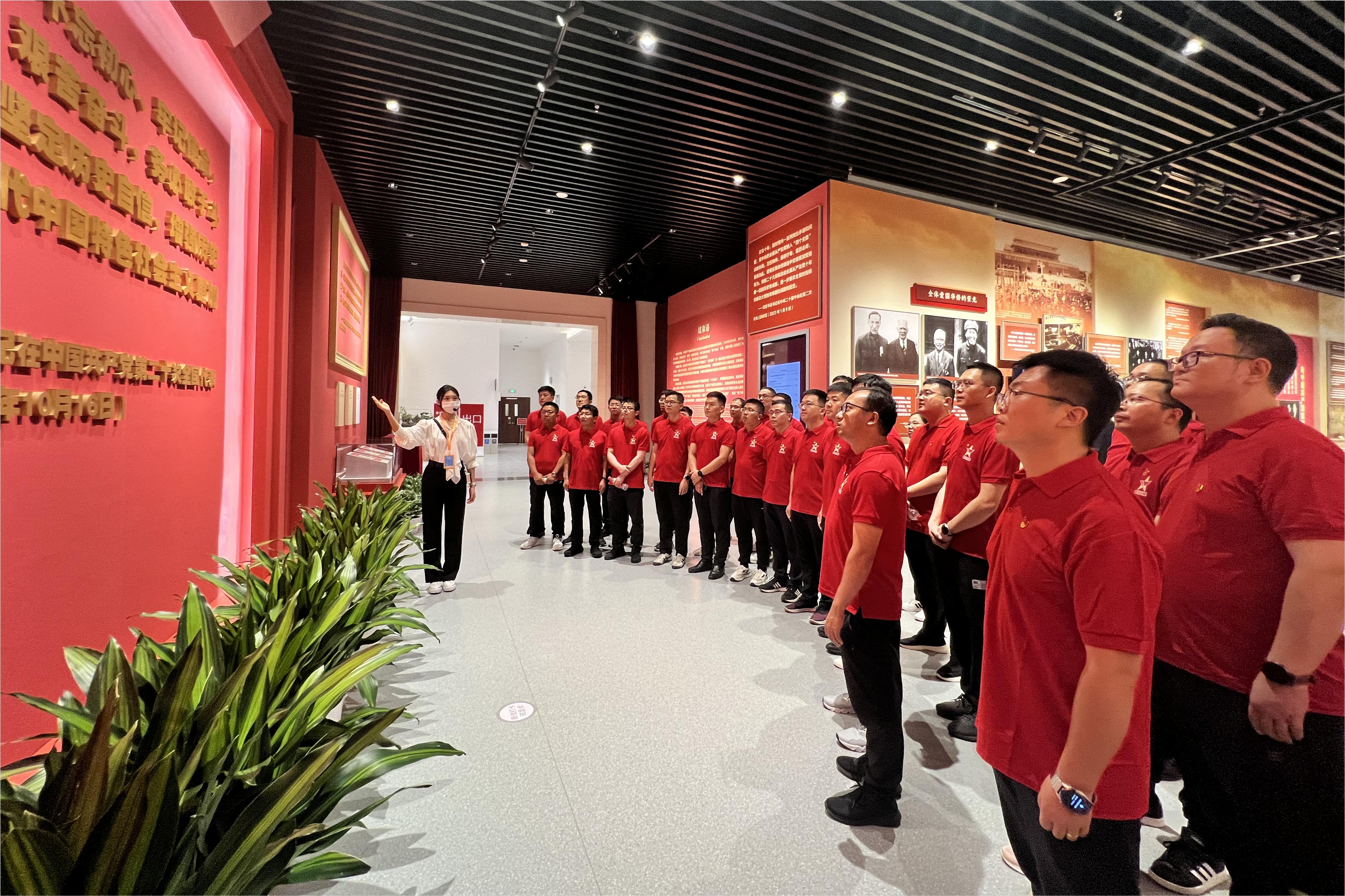 1702620207929061970.jpg 1快猫
“青马工程”学员到香山革命纪念馆开展红色教育.jpg